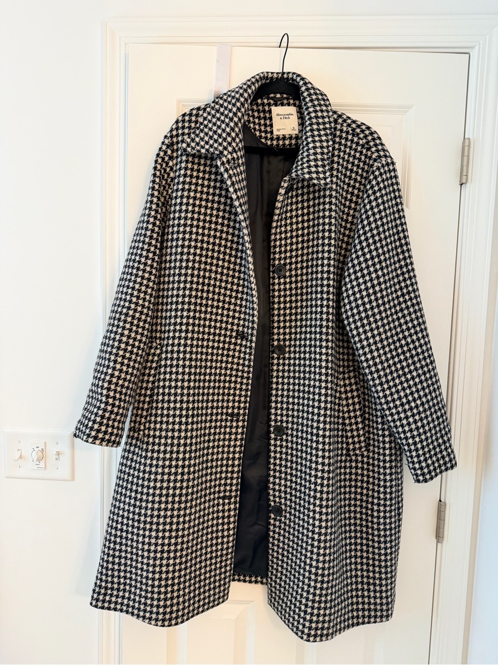 Abercrombie Women’s Black & White Houndstooth Wool-Blend Coat